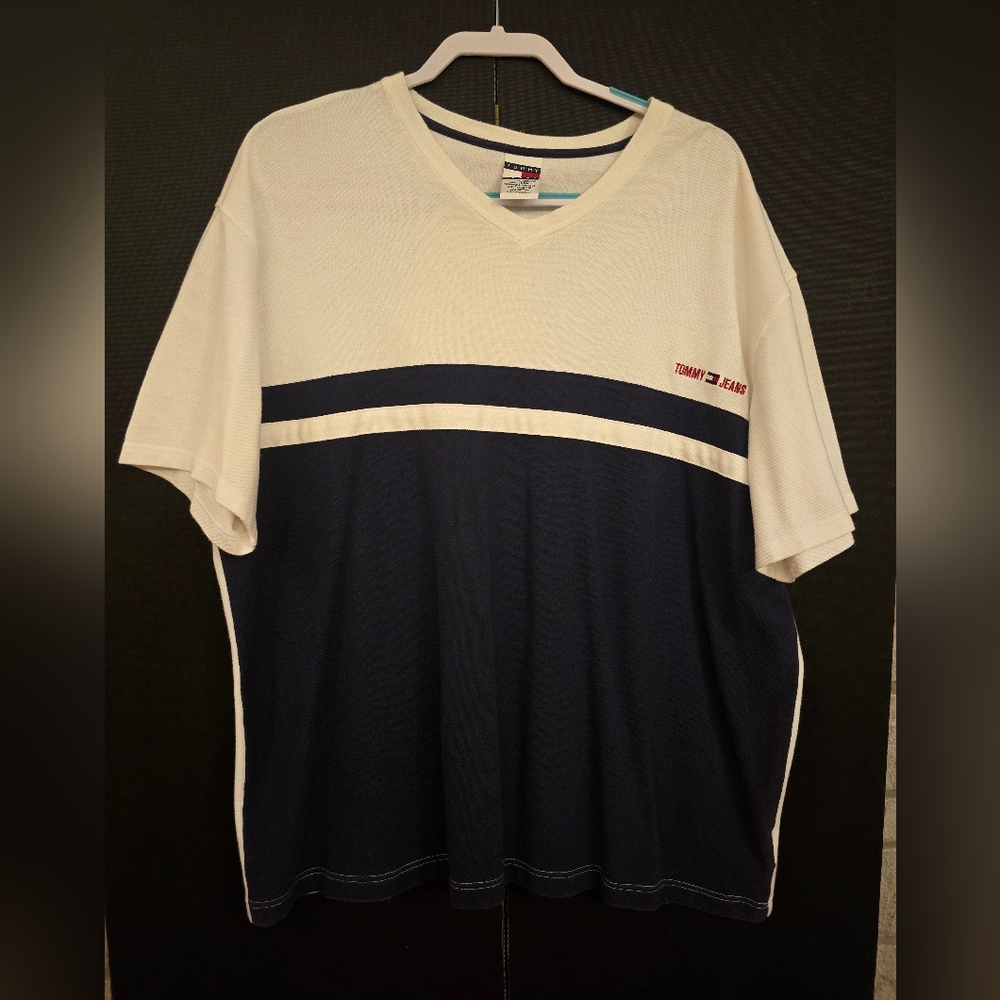 Vintage Tommy Hilfiger men's v-neck shirt size XXL